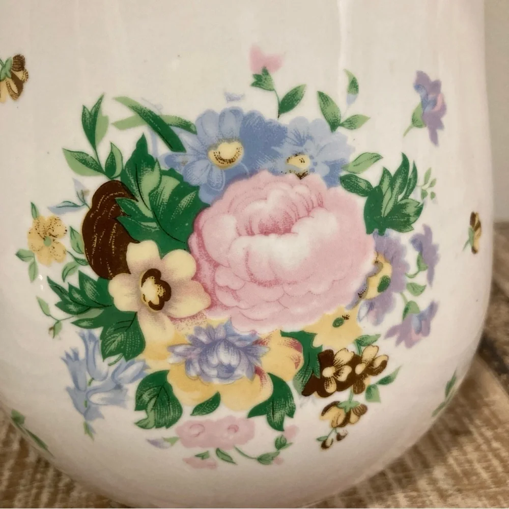 8” Tall Vintage Ceramic Canister Floral Kitchen Storage Cottagecore Flowers - Picture 10 of 12
